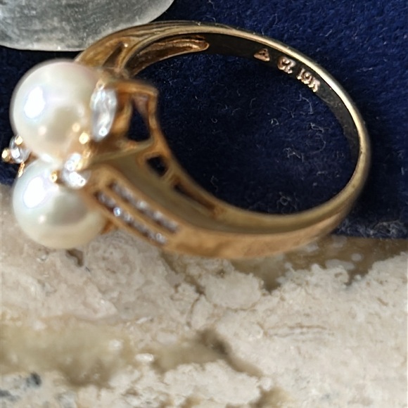 10kt Gold Sparkling CZs and Genuine Pearls Ring - Picture 6 of 9